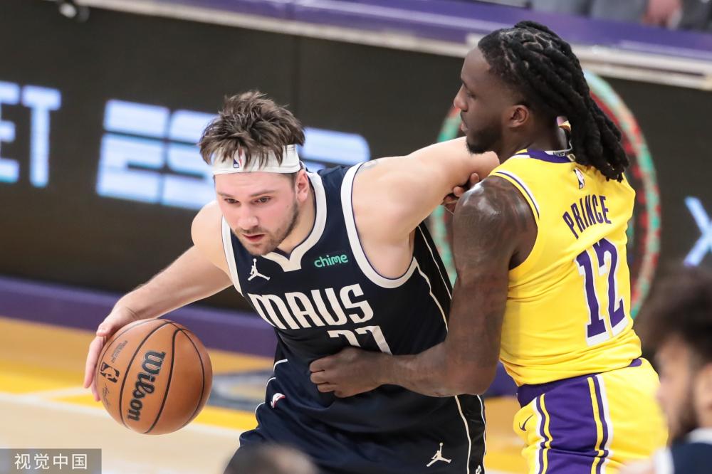 她第三次打 她第三次打