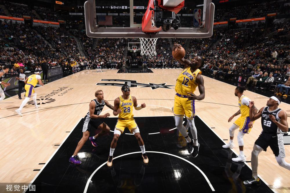 一夫当关！什琴斯尼单场献8次扑救 近5战已完成4次零封.